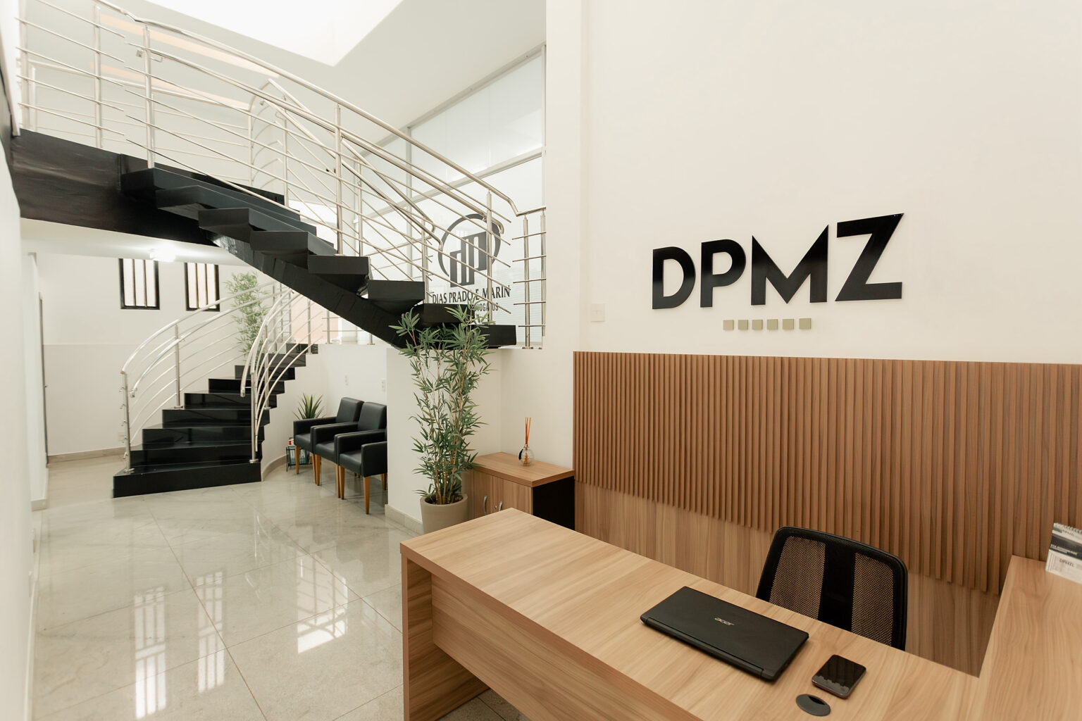 Recepção do escritório DPMZ Advogados